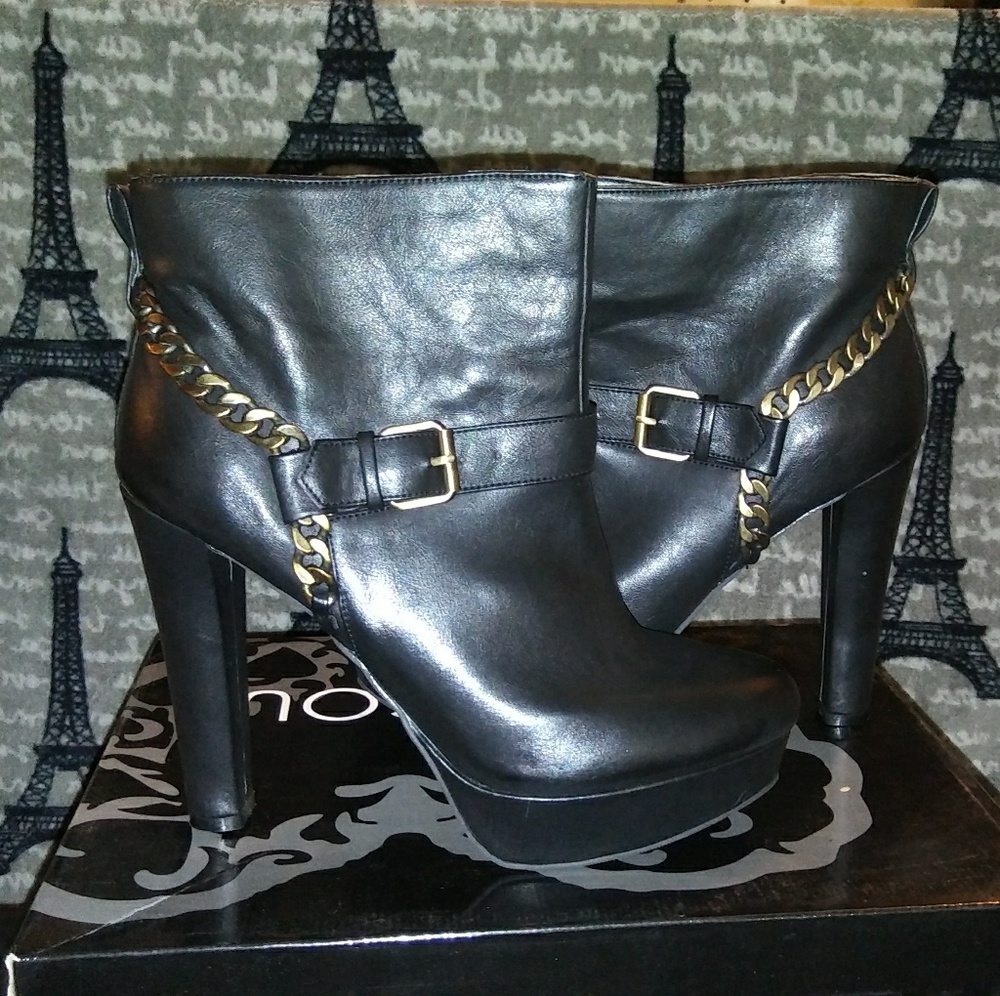 HeartSoul Cambria Black Platform Ankle Boots